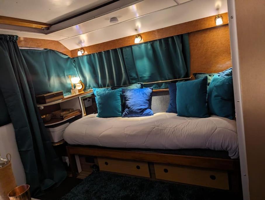 New Horizon - A Beautiful Boat Very Conveniently Located In Chelmsford City Exterior foto